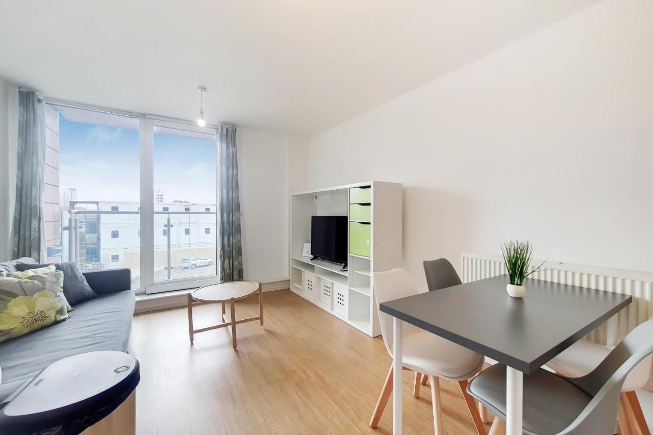 Free Parking - Two Bed Apartment By London Docklands المظهر الخارجي الصورة